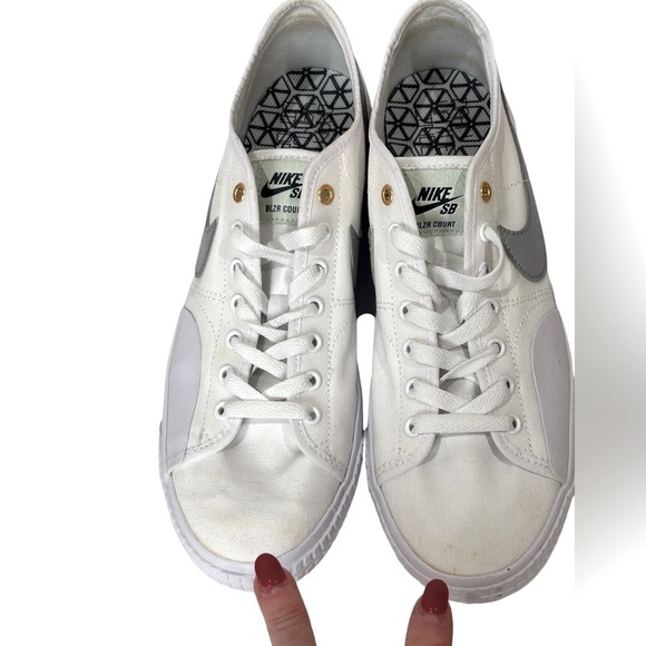 Nike Men SB Daan Van Der Linden X Blzer Court Sneaker Wht/Wolf Gray Size-8 EUC - Picture 8 of 8